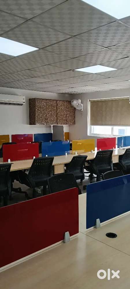 2 cabin 1 conference 32 workstation separate pantry available in noida