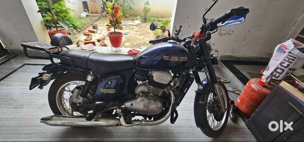 Jawa 42 first owner approx 44k km ride 2020 model in good condition