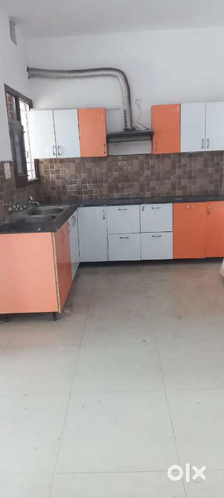 2BHK INDIPENDENT FLAT AMAN FLOOR GATED SOCIETY NEAR SILUNNY ENCLAVE