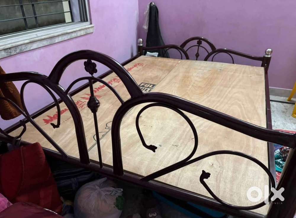 Rot Iron bed 4’7”…mattress… Wardrobe & Gas oven