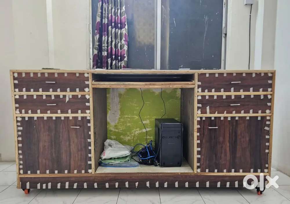 6 Feet Office PC/Computer Table – Strong & Spacious – Urgent Sale