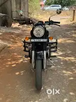 Classic 350 stelth black