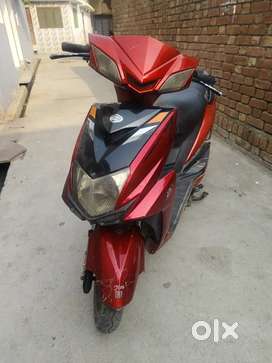 Komaki electric scooty