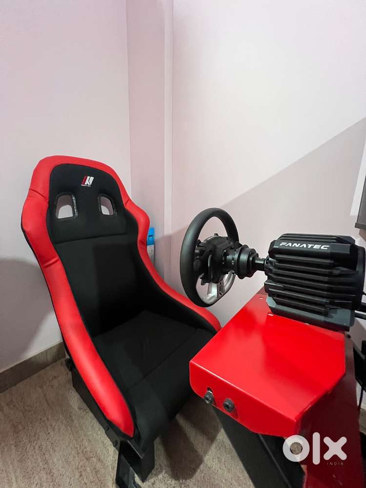 Fanatec Gaming console with cockpit