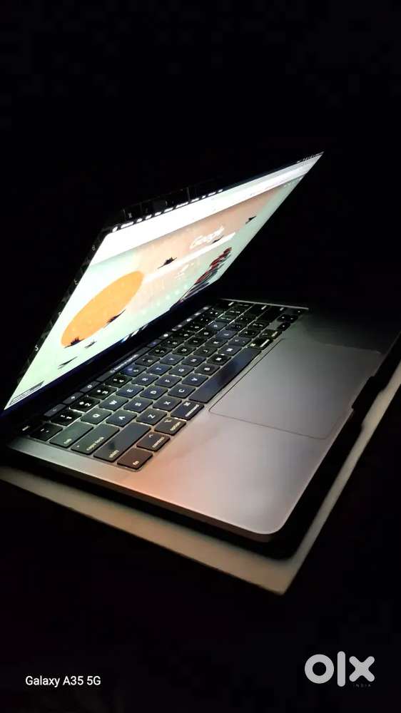 MacBook pro 2020 modal
