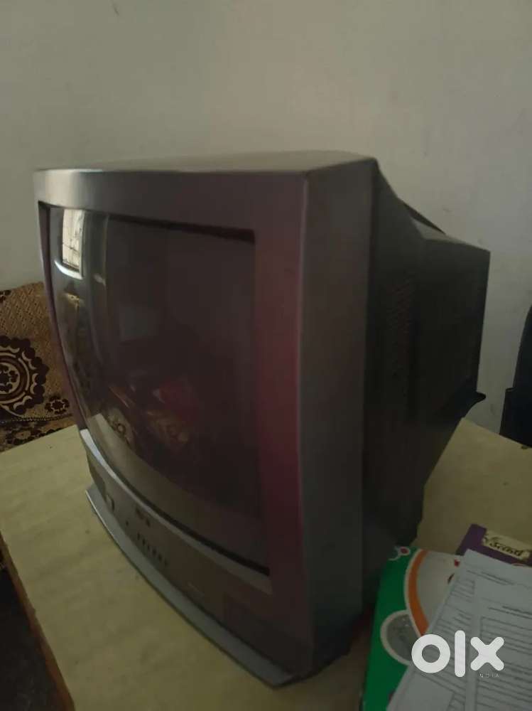 L G Television with remote  Good condition