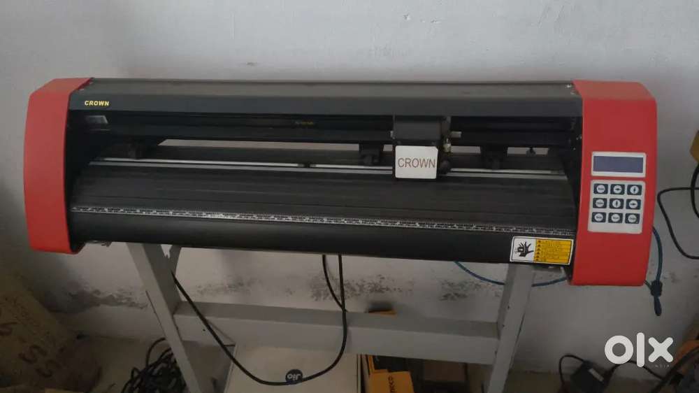 Crown Cutting Plotter – Excellent Working Condition – Best Price!