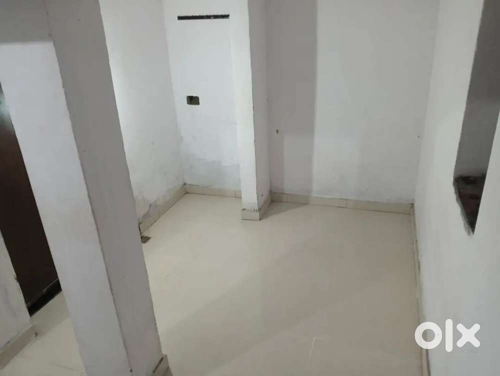 *Urgent 1Room kitchen available for working professionals at digha gha