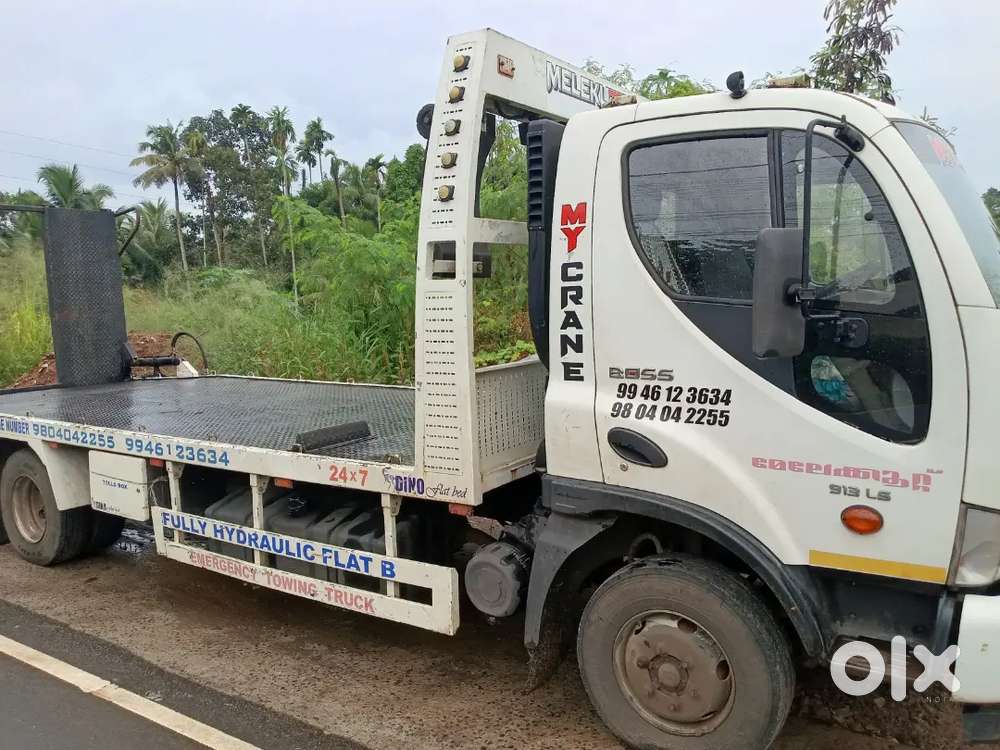 Required driver for recovery towing van