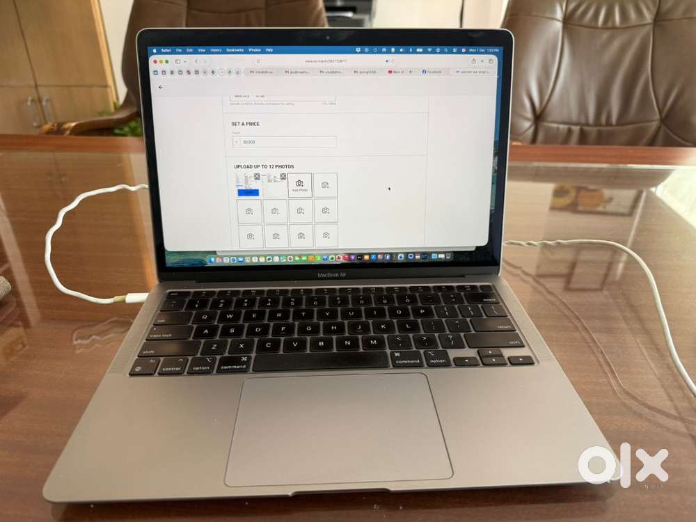 MacBook Air Original Condition