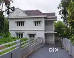 ഇരിഞ്ഞാലക്കുട ക്രൈസ്റ്റ് കോളേജിൽ അടുത്ത്  പുതിയ വീട് വില്പനയ്ക്ക്