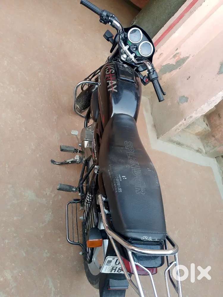 Splendor bike 25 modal 6 mahine chalti hui