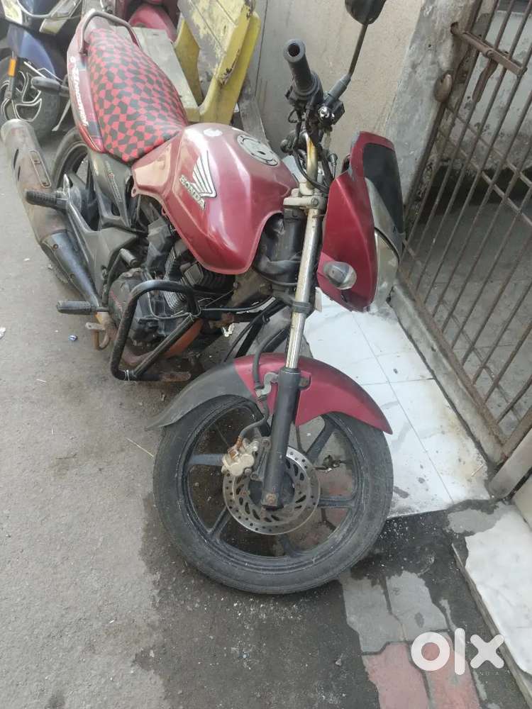 Honda unicorn good condition red and black