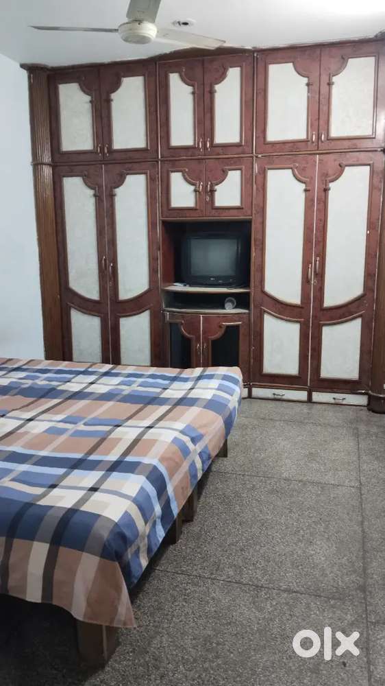 Well furnished PG room for students ,working girls, small families