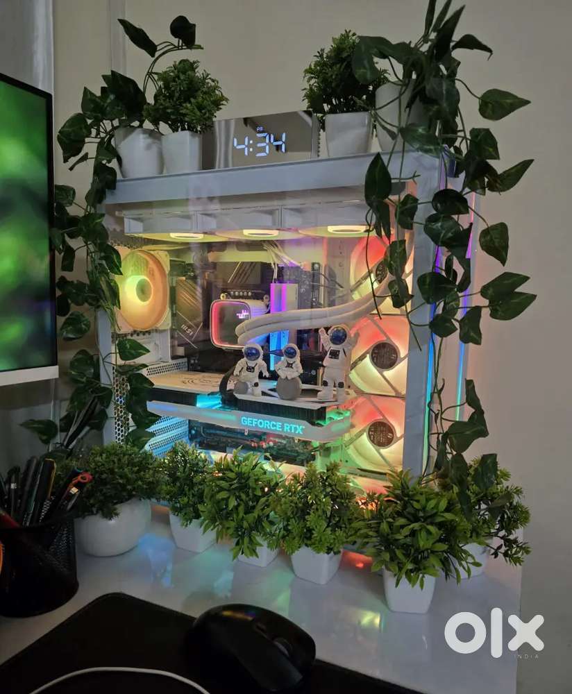 Selling Full Custom White Gaming PC Setup – Moving to the USA