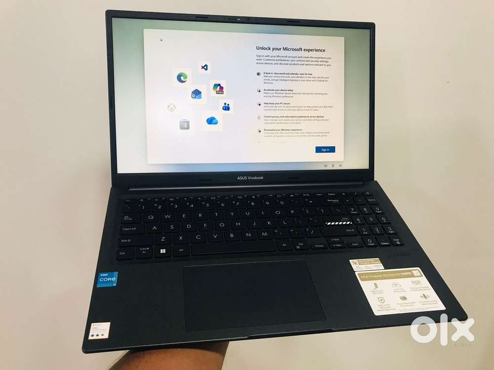 Asus vivobook i3 13th gen 512gb ssd 16gb ram. Brand new condition.