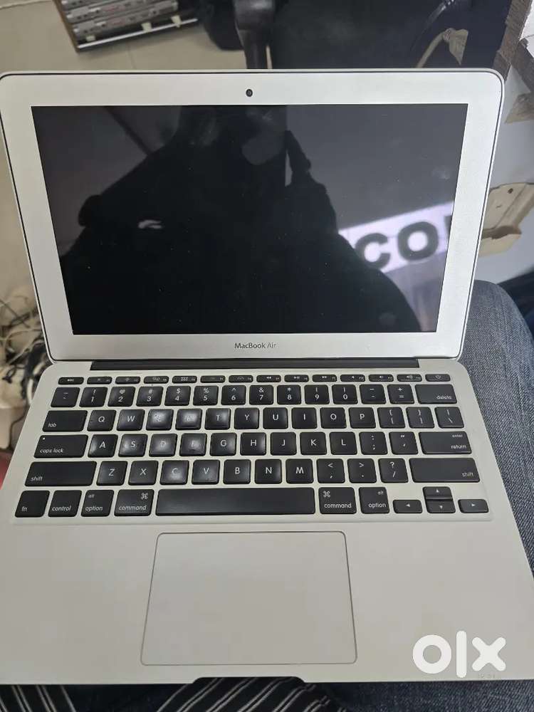 MacBook Air A1465/core i5/4gb/180gbSSD/12.5display/Mac OS Catalina