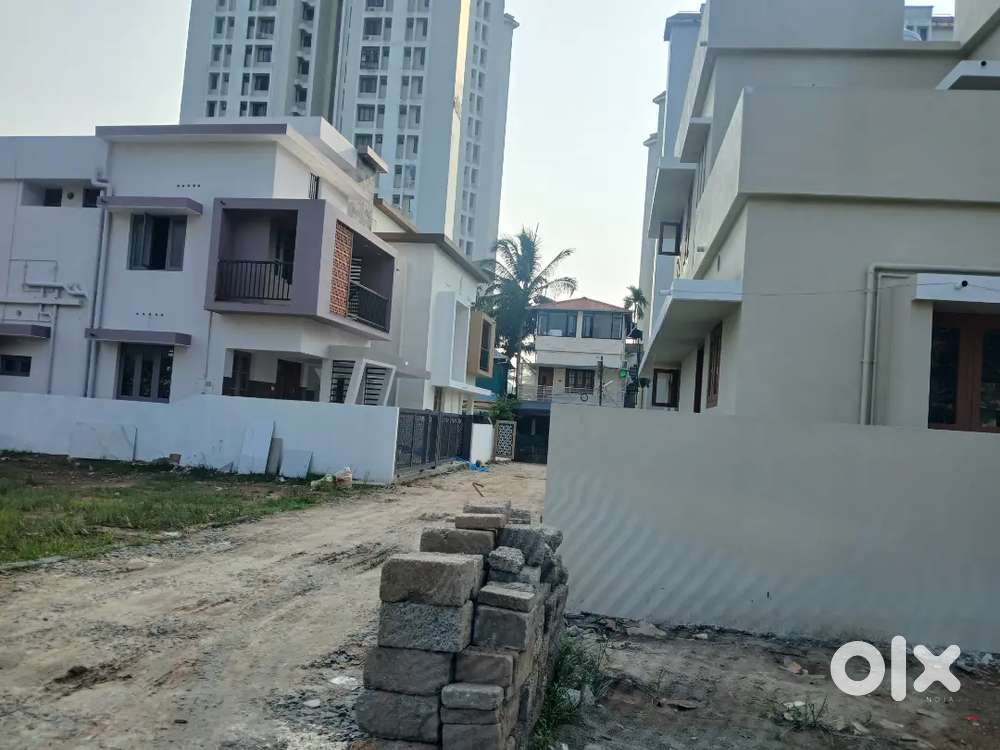 4.300 cent sale tripunithura near nss college