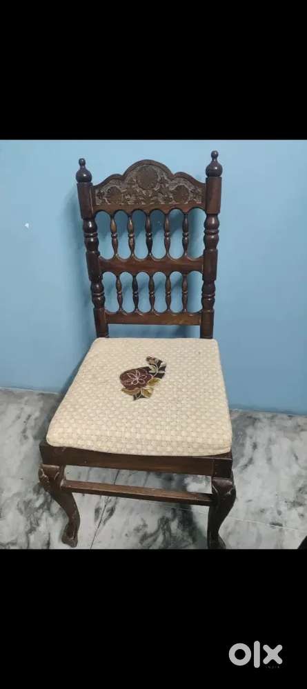 Classic dinning chair (Price negotiable)