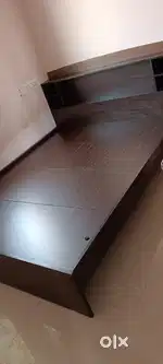 Queen size italian cot
