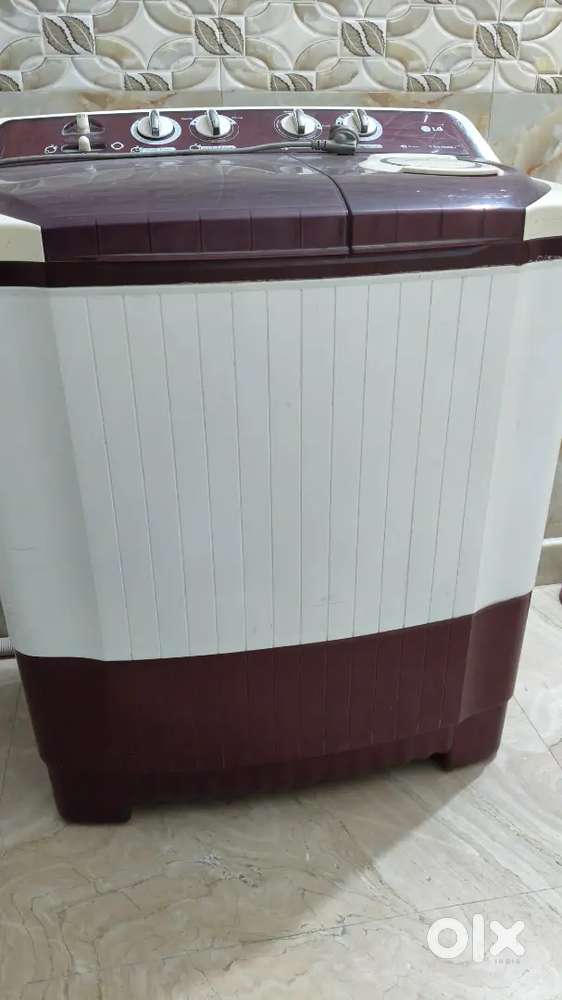 LG Semi Automatic 6.8 Kgs Washing Machine