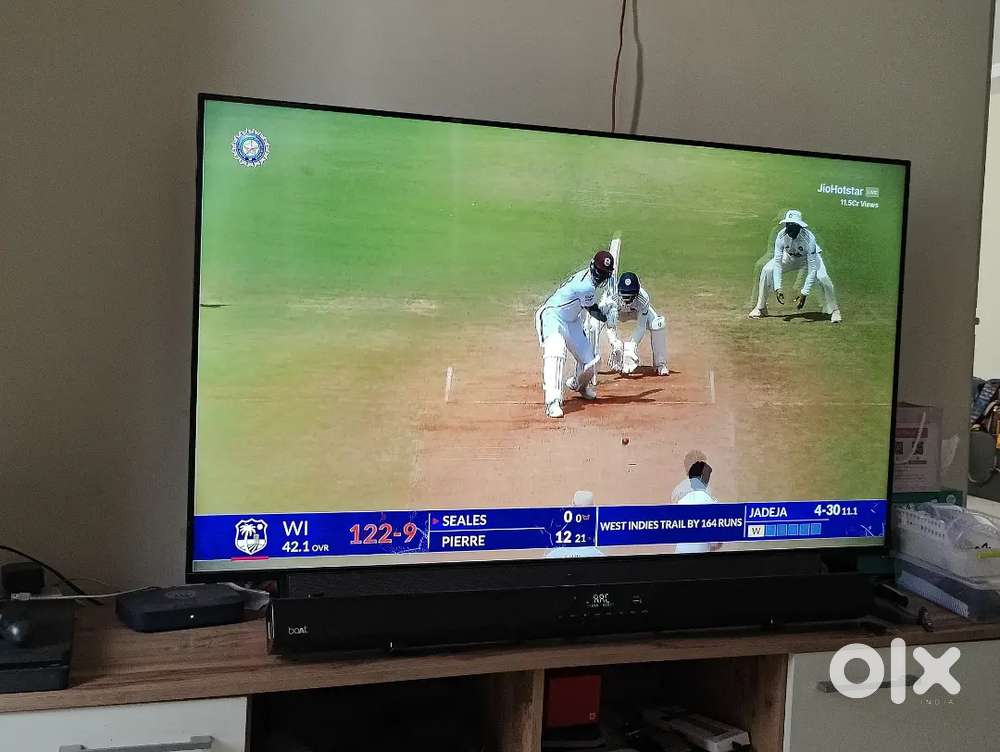 MOTOROLA 55 Inch 4K UHD With Gameing Pad