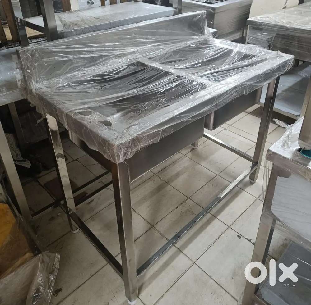 UNUSED 2 WEEK OLD STAINLESS STEELDOUBLE SINK IN KATWARIA SARAI