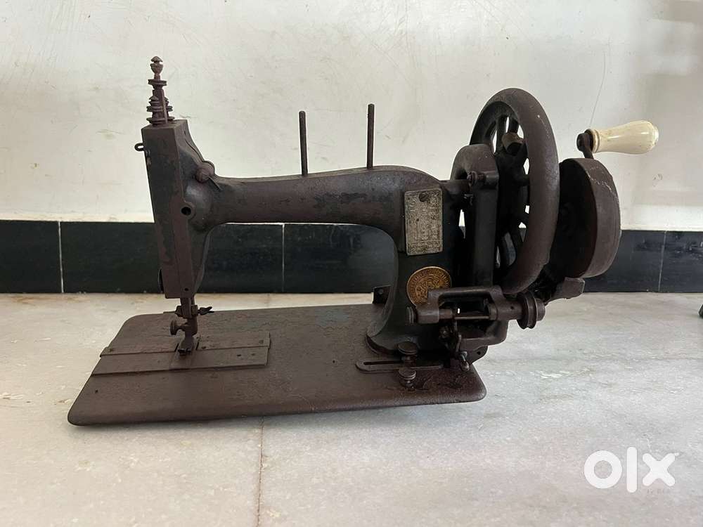 Antique vintage Victorian Frister & Rossman 1890’s sewing machine