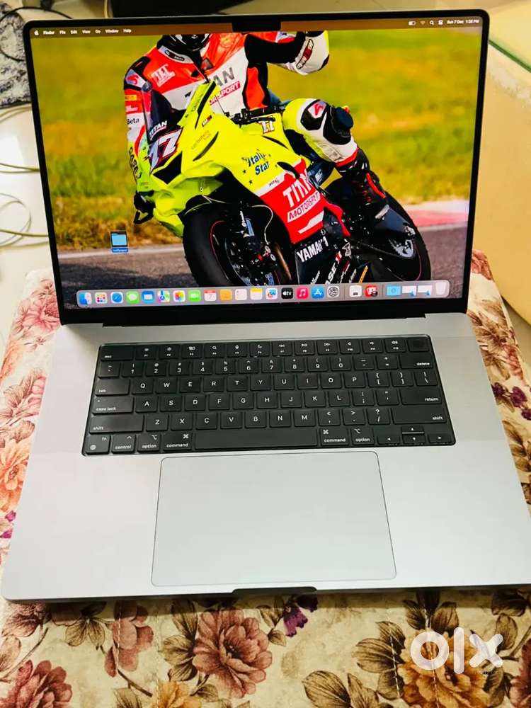 M1 Apple Macbook Pro 32GB Ram 512GB Apple SSD Touch ID 2022Mfd