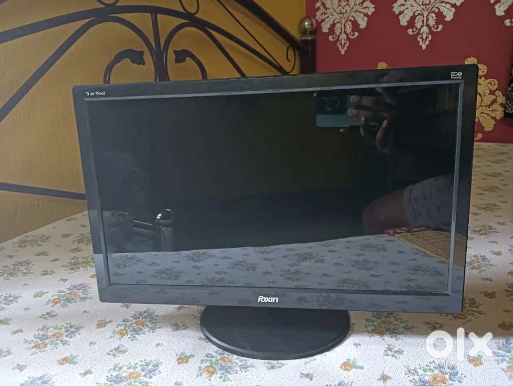 Very good condition monitor like a new.