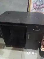 Computer table
