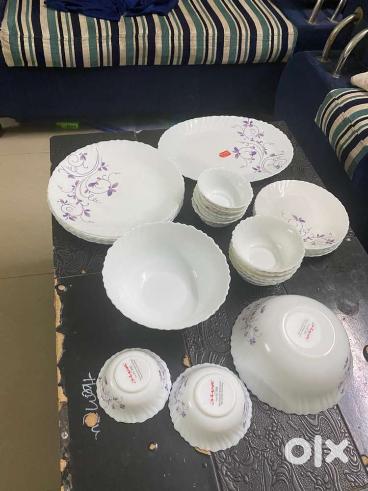 Dinner set crockery