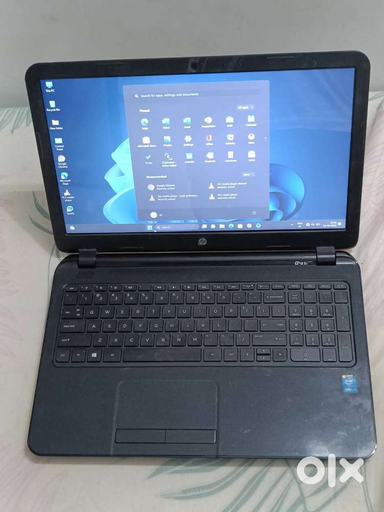 HP Pavilion Laptop 8gb 128 SSD+500gbHDD Core i3 New battery Home used