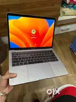 Apple macbook pro 8gb ram 256gb ssd touchbar 13 inch