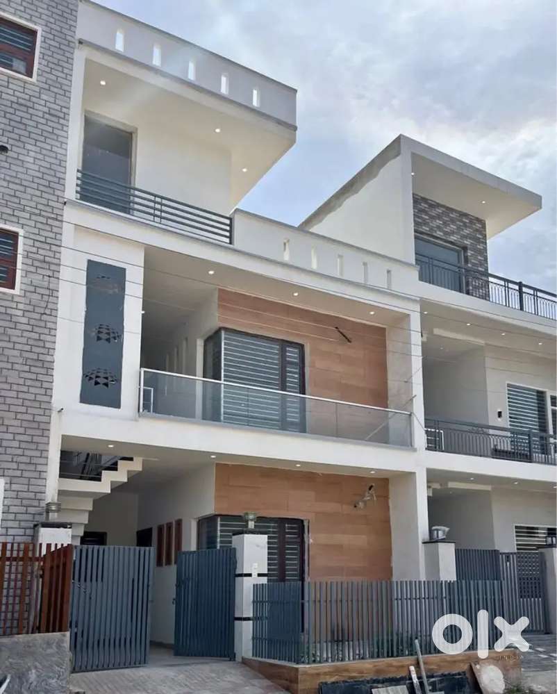 Independent kothi 4 BHK drawing room 3 attached bathroom, 2 car parkin