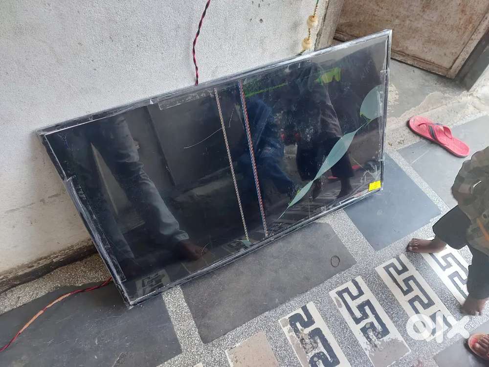 MI 43 LED TV broken  display