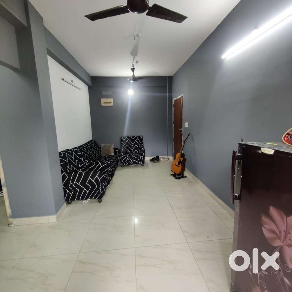 pg/flatmate/ room for rent near airport