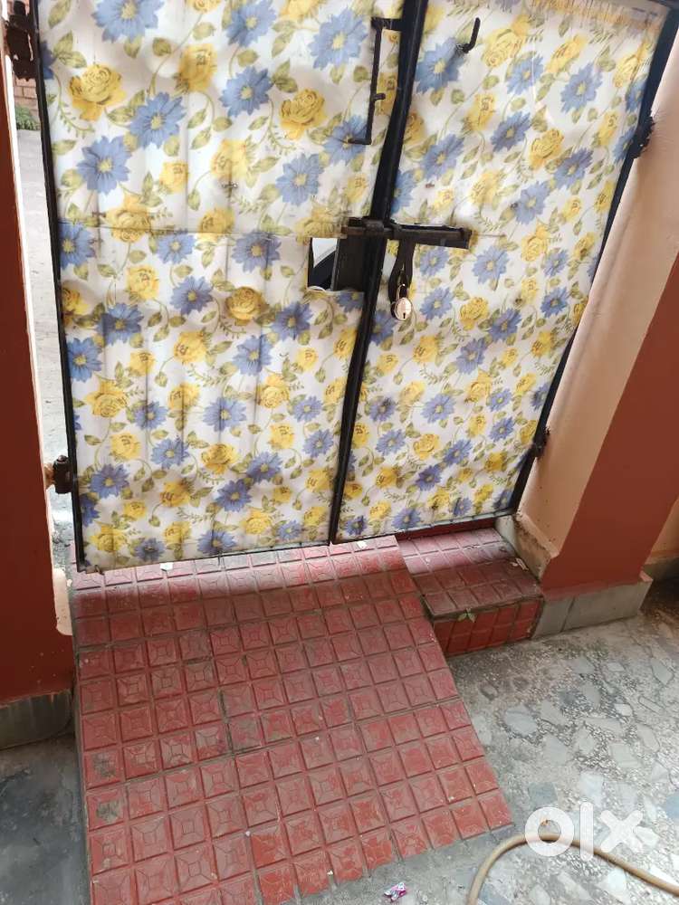 Beautiful big 3bhk house at ground floor,chhend.