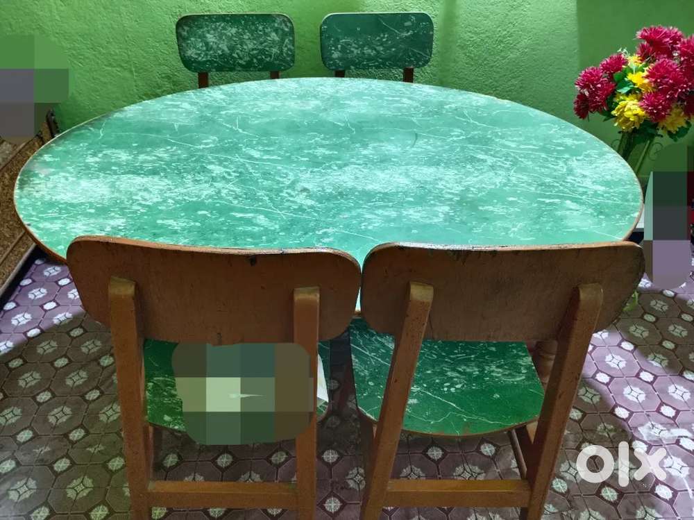 Wooden dining table good condition
