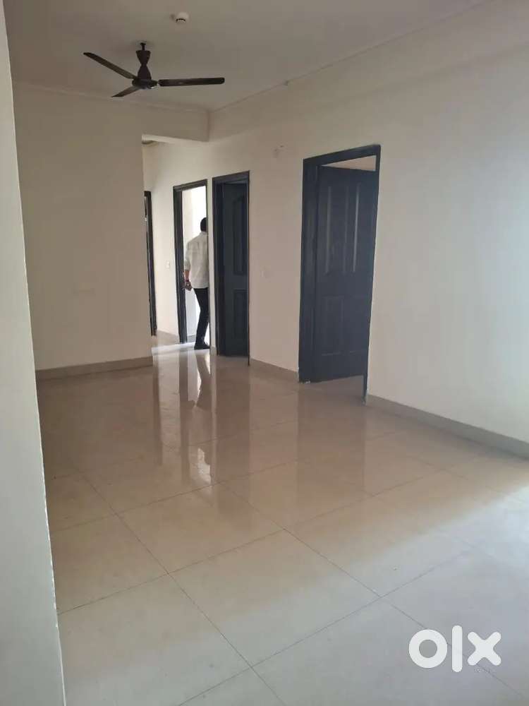 2bhk unfurnished flat for rent in Noida Extension