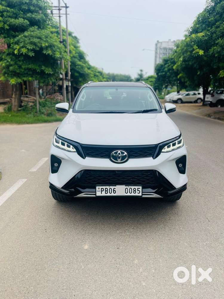 Toyota Fortuner Legender 4X2 AT 2.8, 2024, Diesel