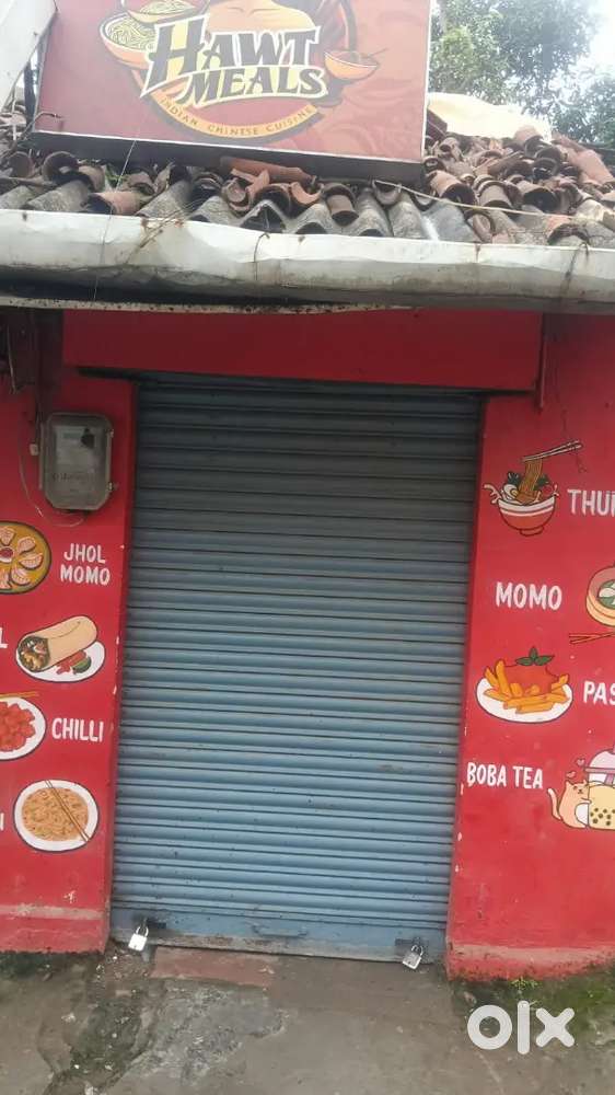 On Road Shop on prime location