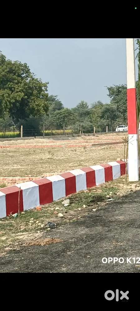 मोहनलालगंज और कानपुर हाईवे की लिंक रोड से लगा हुआ प्रोजेक्ट