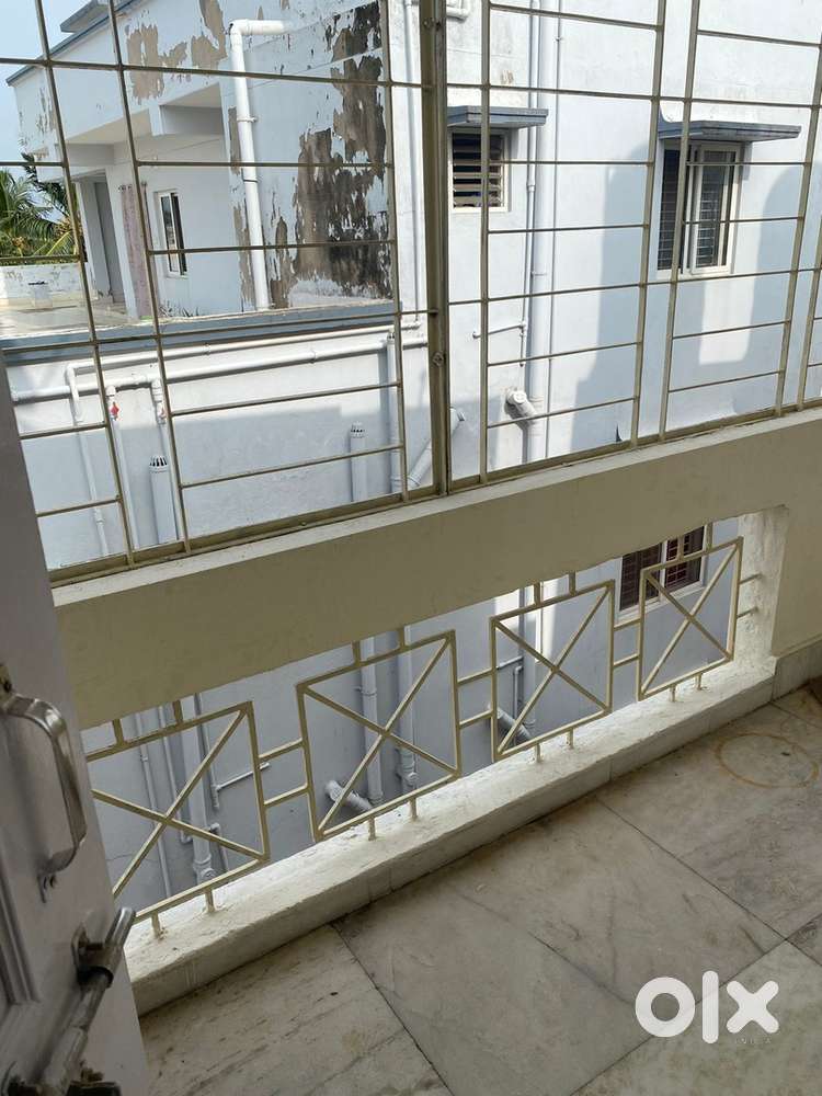 Looking for a female flatmate in a 2bhk flat.