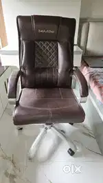 BeAAtho Executive Office Chair – Premium Brown Leatherette