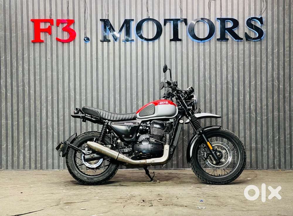 Yezdi Scrambler Yezdi Roadstar f3motors