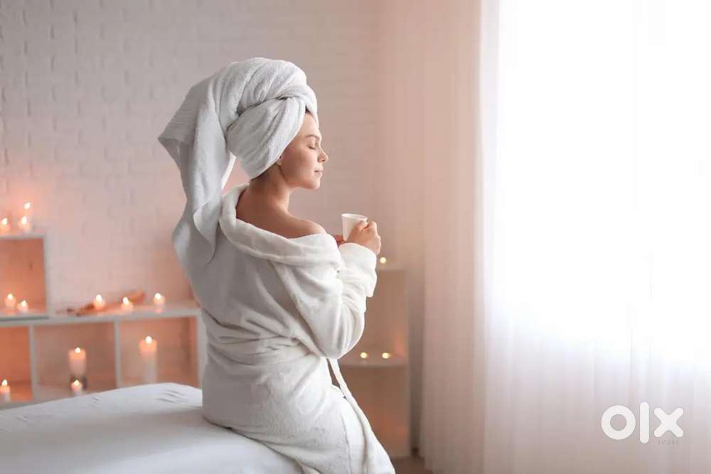 Female therapist urgently