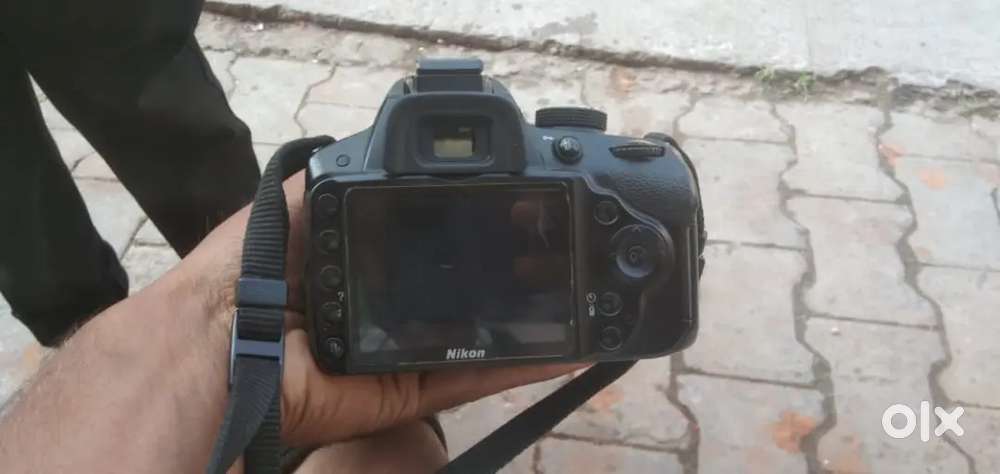 Me camera bechana hai
