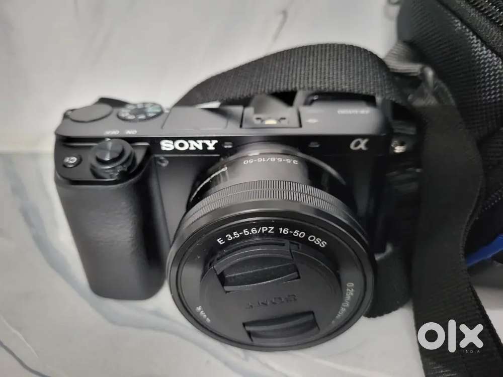 Sony Alpha 6100