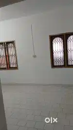 Beautiful property,Grounf floor .near Main kt road